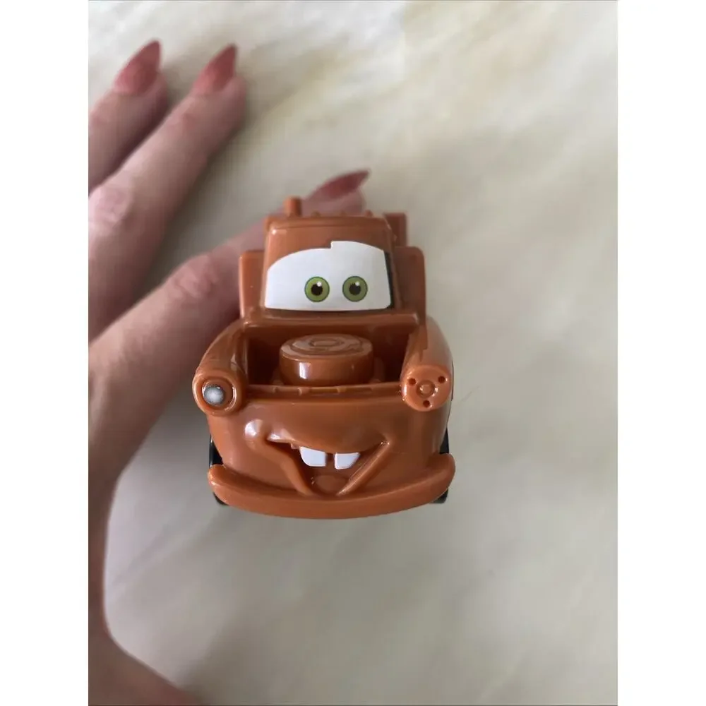 Disney Pixar Cars Tow Mater Plastic 2.5 inch light brown tan Toy